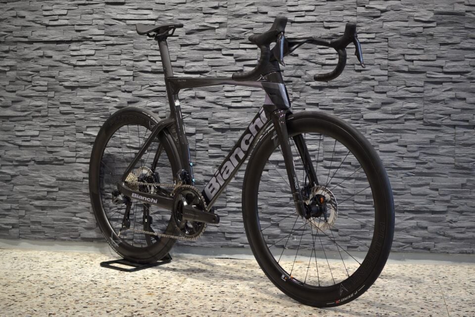 Bianchi OLTRE PRO - Shimano Ultegra DI2 12V - Ultegra C60 Siyah Celeste (55cm)