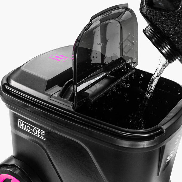 Muc-Off Mobil Basınçlı Yıkama Makinesi Başlangıç Paketi