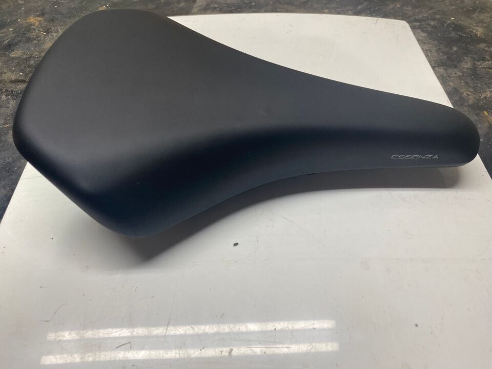 Selle Royal Essenza Flexite System Sele Siyah